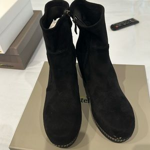 Black stitch booties
